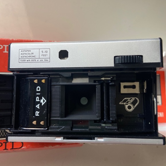 Vintage Agfa-Gevaert Isoflash-Rapid C Camera - Picture 2 of 11